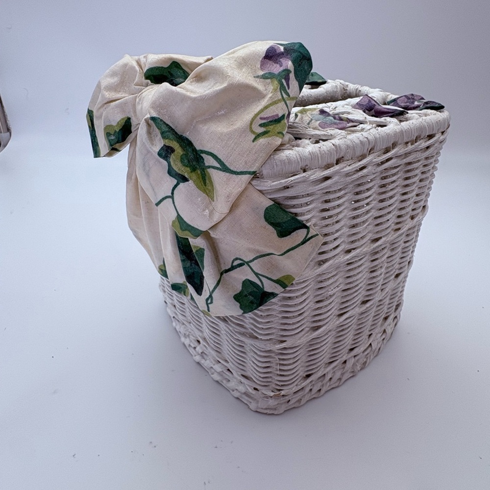 Vintage White Wicker Tissue Box with Paper Mache Decorative Bow - Picture 5 of 16